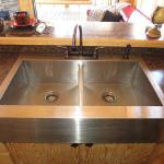 Rustic River Chatahoochee Farm Sink. Recreational Resort Cottages and Cabins, Rockwall, Texas. cabinsupercenter.com